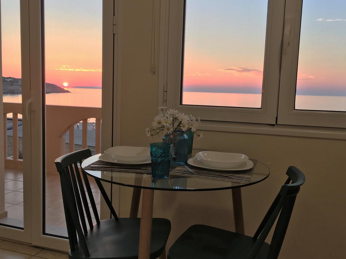 העיירה רתימנו Koumpe Blue Sea View Apartment מראה חיצוני תמונה